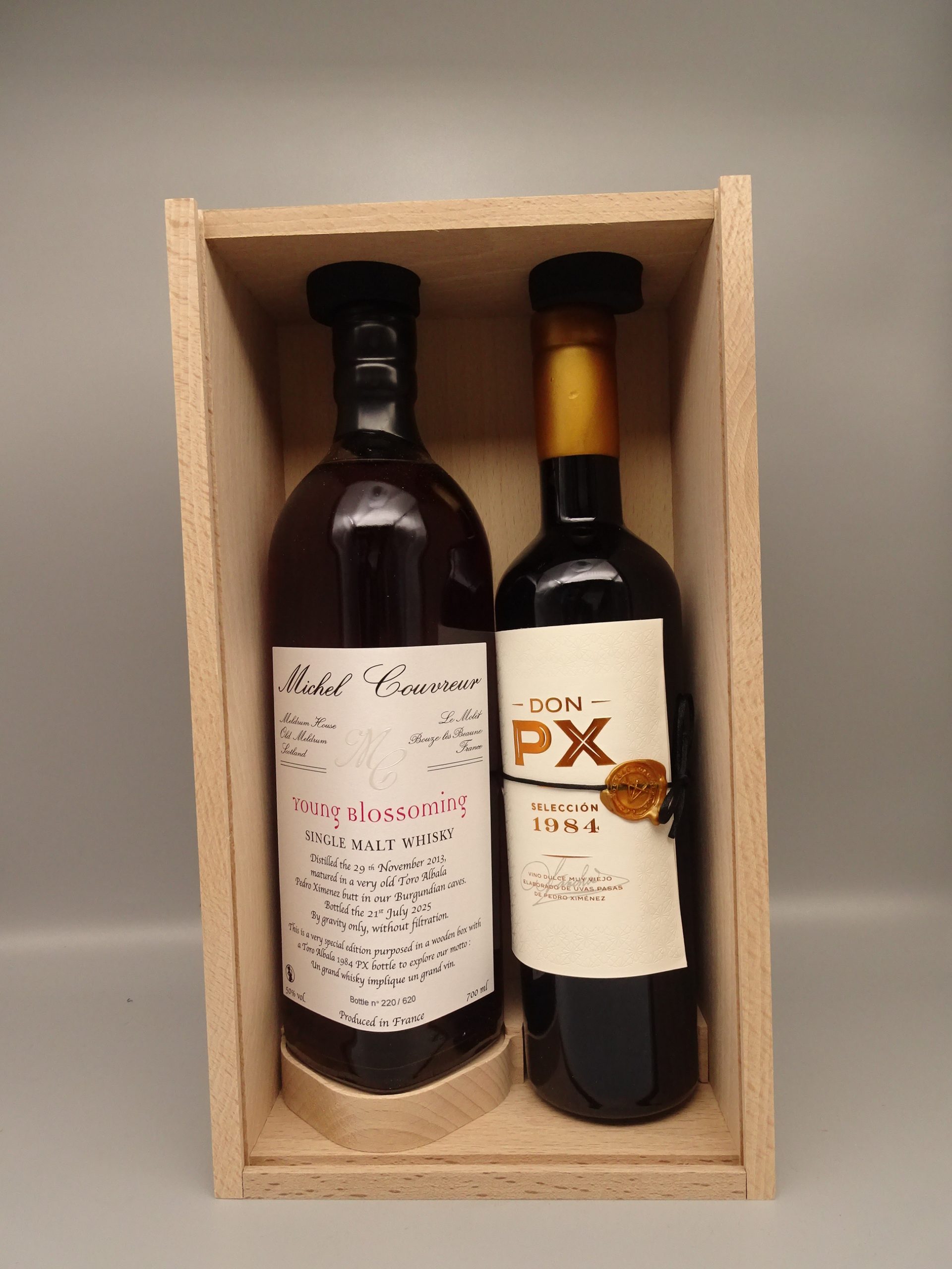 Young Blossoming Auld Sherried Cask Strength 50% & Toro Albalà PX Sherry Vintage 1984 16% 500ml | Holzbox
